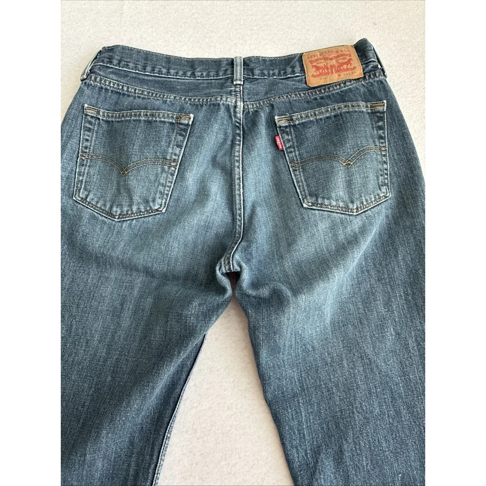 Levis features style